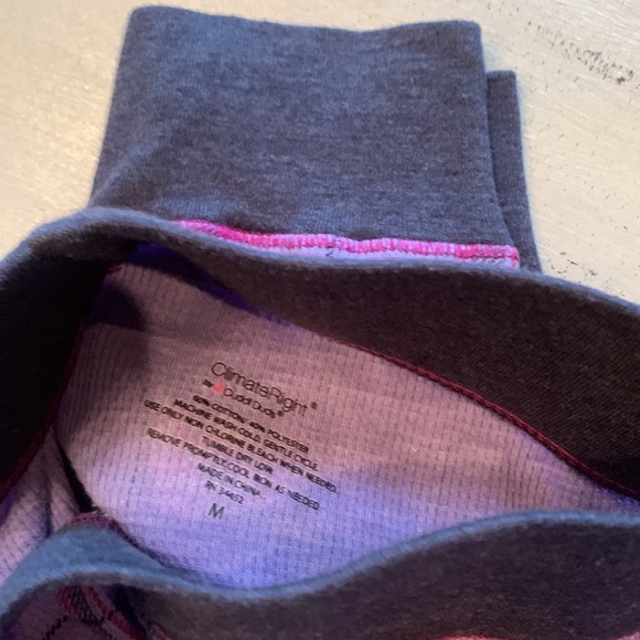 Like new Climate Right by Cuddl Duds Pajama Set - Picture 3 of 3